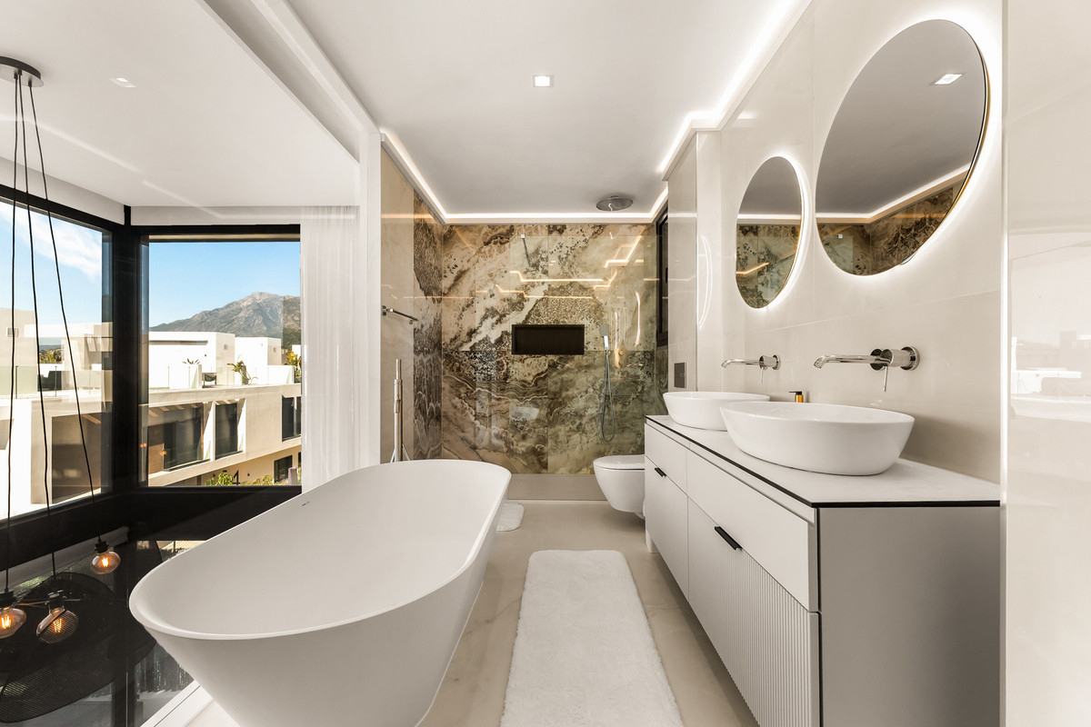 5 Bed Townhouse for sale in Río Real Costa Del Sol, Málaga, Spain