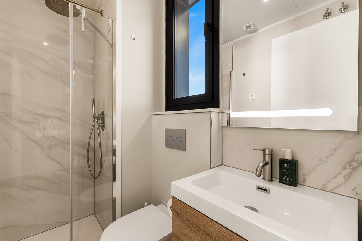 5 Bed Townhouse for sale in Río Real Costa Del Sol, Málaga, Spain