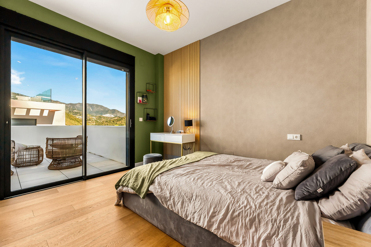 5 Bed Townhouse for sale in Río Real Costa Del Sol, Málaga, Spain