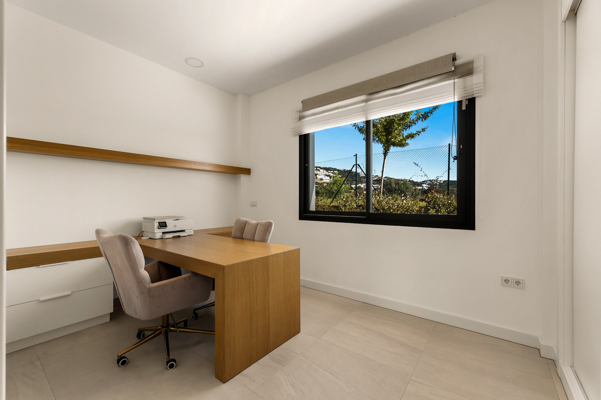 5 Bed Townhouse for sale in Río Real Costa Del Sol, Málaga, Spain