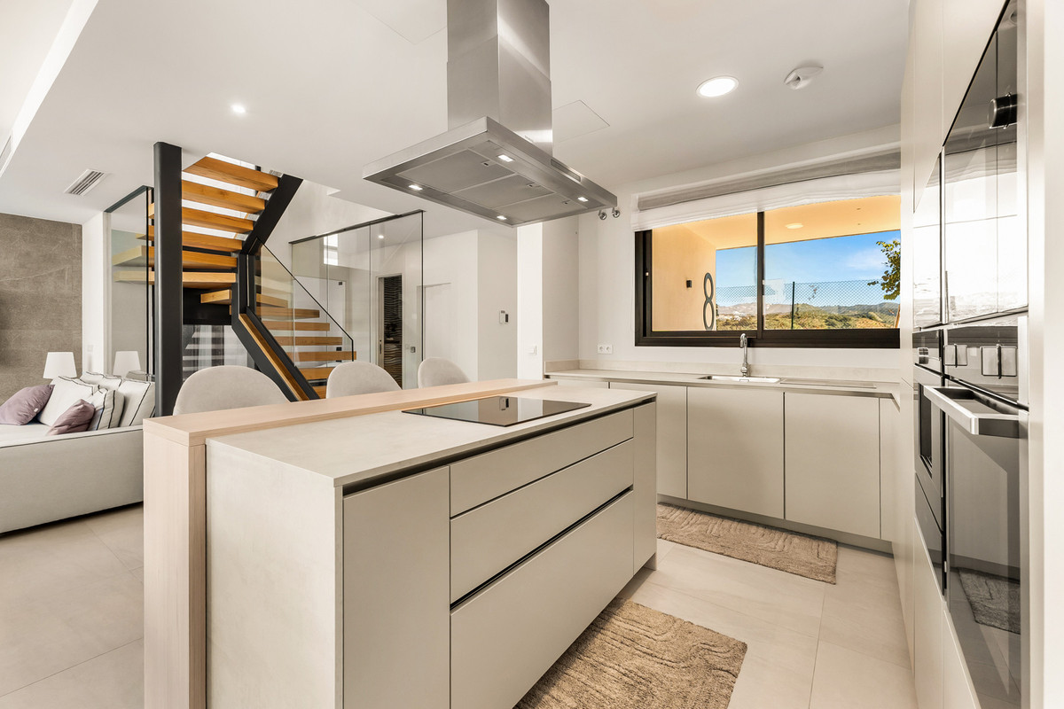 5 Bed Townhouse for sale in Río Real Costa Del Sol, Málaga, Spain