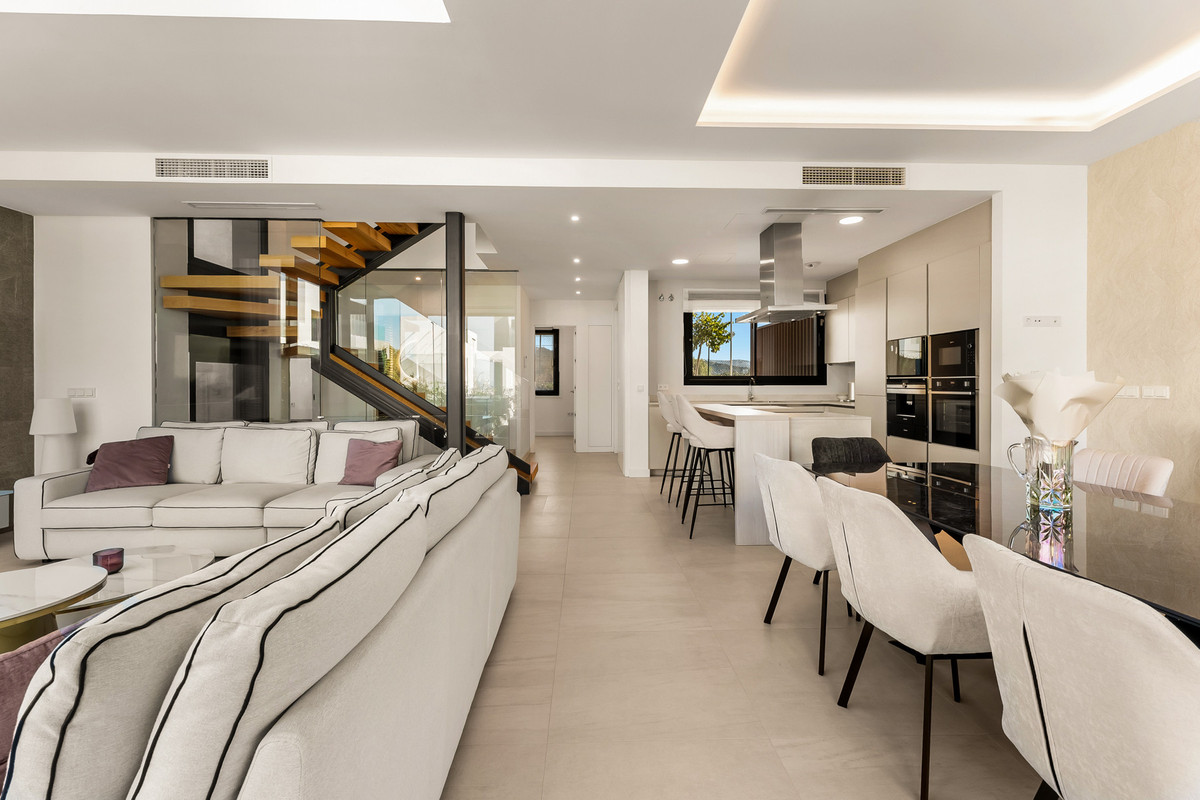 5 Bed Townhouse for sale in Río Real Costa Del Sol, Málaga, Spain