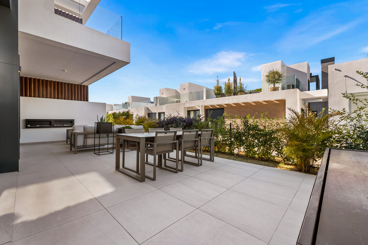 5 Bed Townhouse for sale in Río Real Costa Del Sol, Málaga, Spain