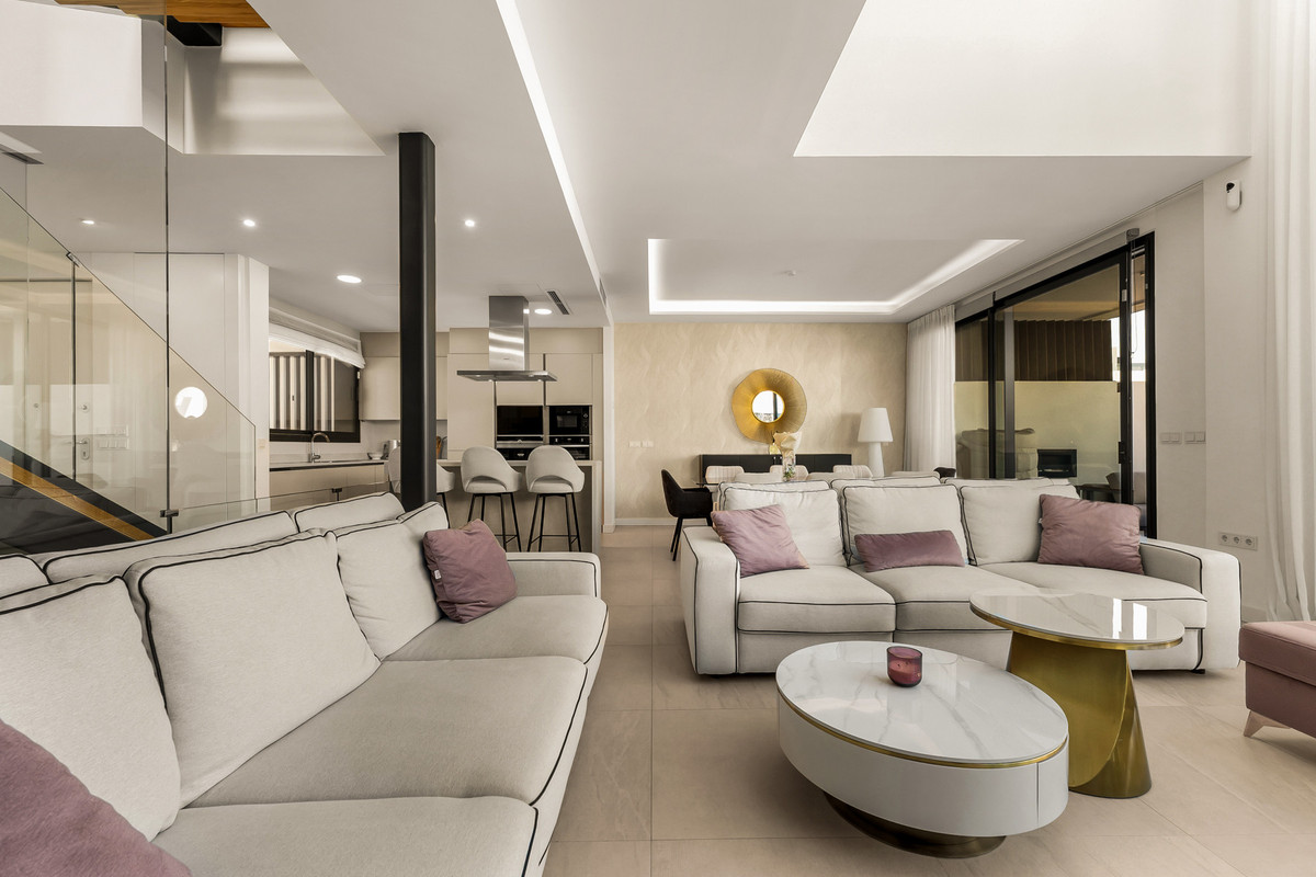 5 Bed Townhouse for sale in Río Real Costa Del Sol, Málaga, Spain