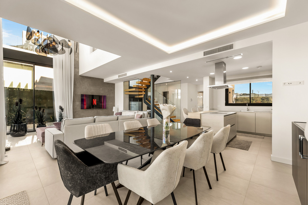 5 Bed Townhouse for sale in Río Real Costa Del Sol, Málaga, Spain