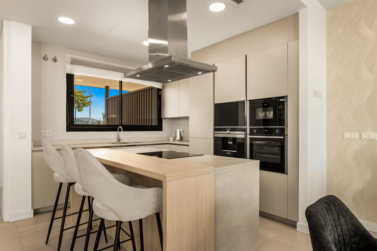 5 Bed Townhouse for sale in Río Real Costa Del Sol, Málaga, Spain