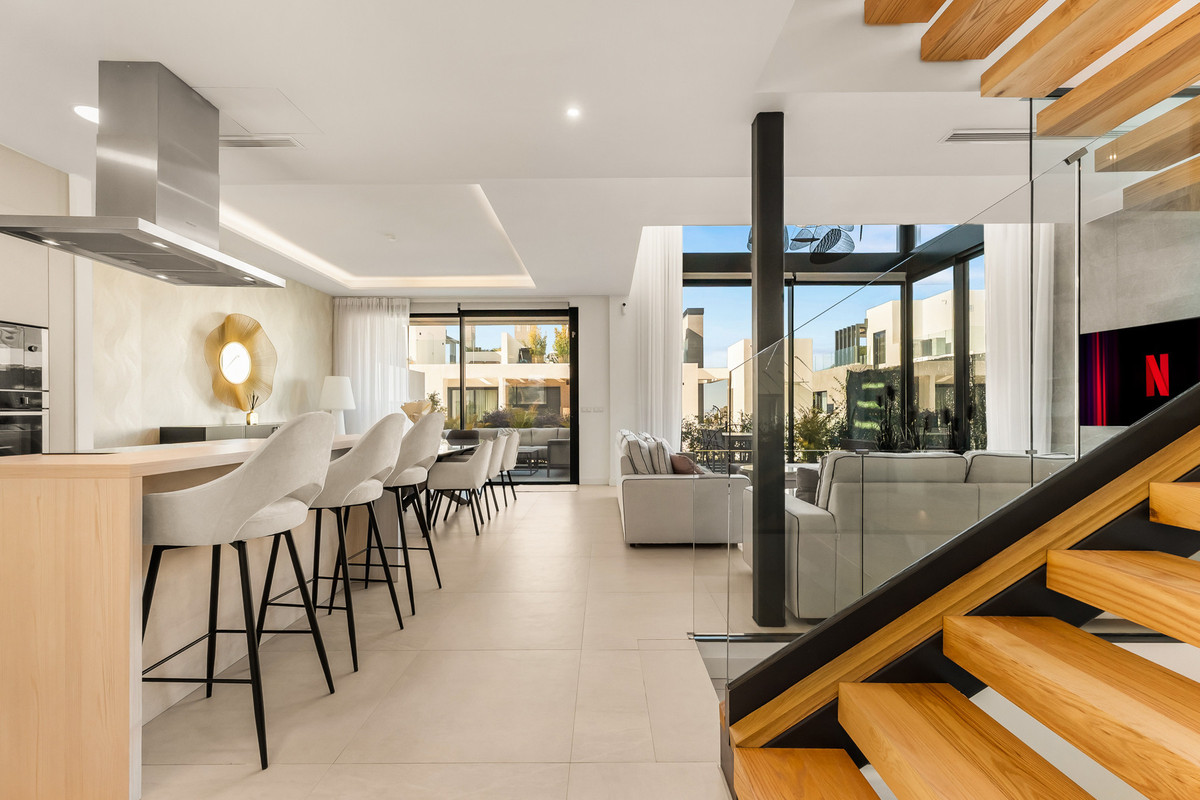 5 Bed Townhouse for sale in Río Real Costa Del Sol, Málaga, Spain