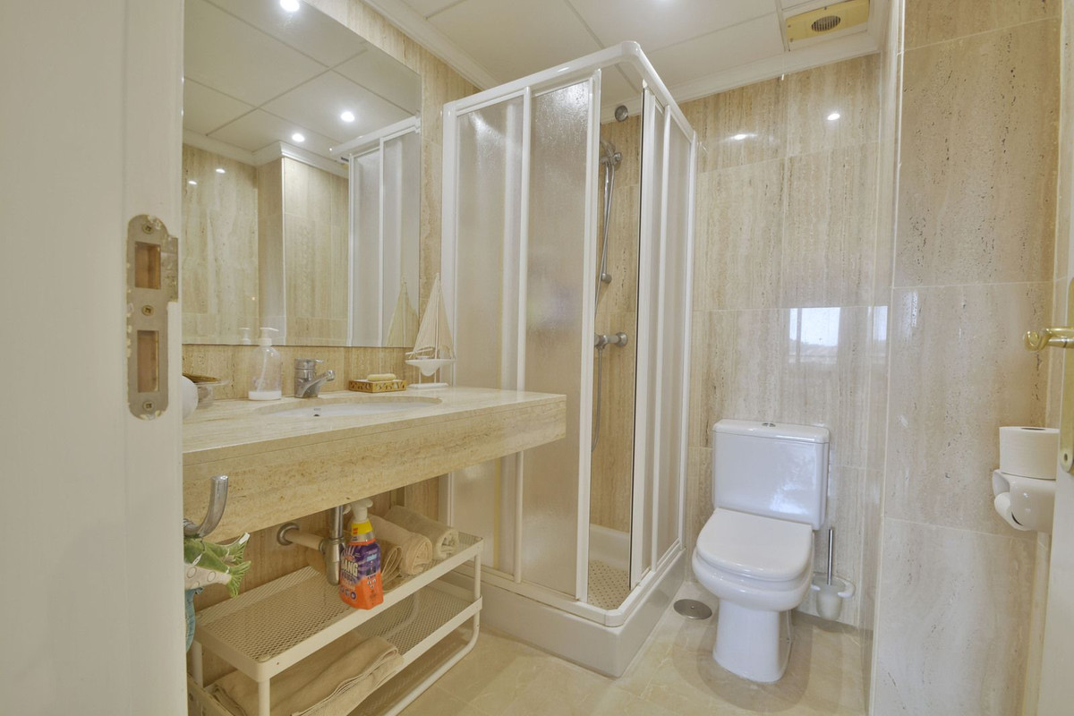 Se vende Apartamento Planta Baja de 2 dormitorios en Costa Del Sol, Málaga, España