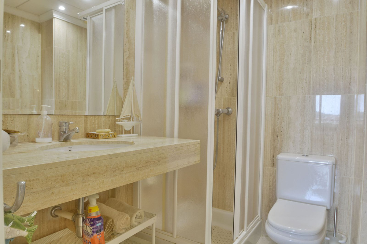 Se vende Apartamento Planta Baja de 2 dormitorios en Costa Del Sol, Málaga, España