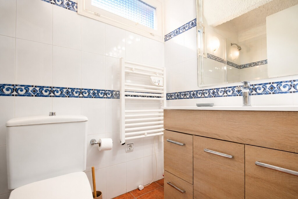 2 Bed Townhouse for sale in Estepona Costa Del Sol, Málaga, Spain