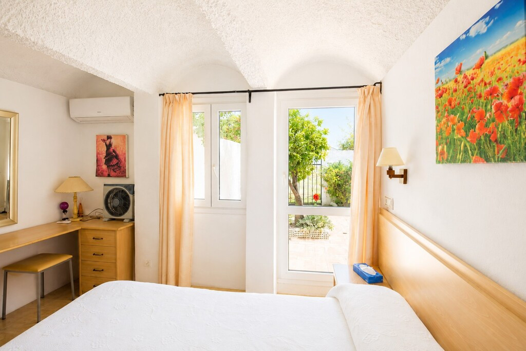 2 Bed Townhouse for sale in Estepona Costa Del Sol, Málaga, Spain