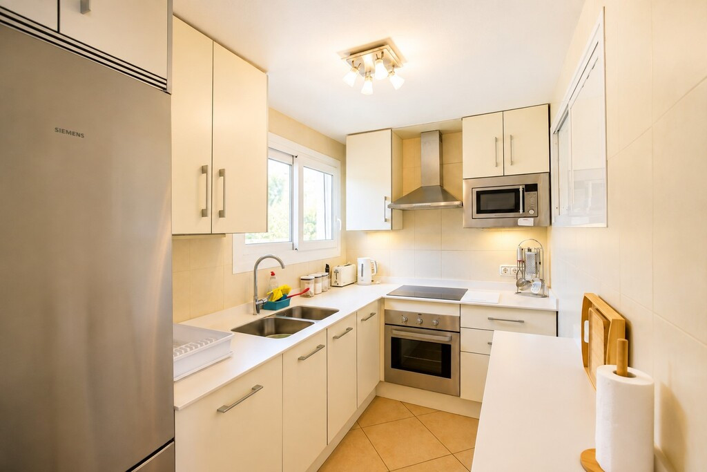 2 Bed Townhouse for sale in Estepona Costa Del Sol, Málaga, Spain