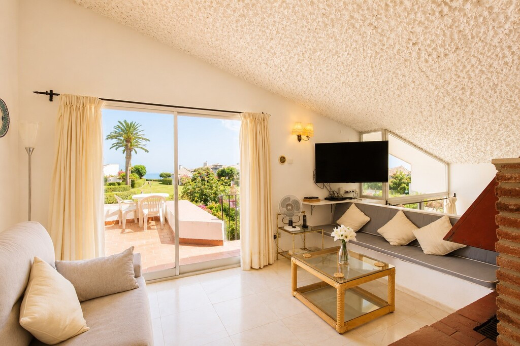 2 Bed Townhouse for sale in Estepona Costa Del Sol, Málaga, Spain