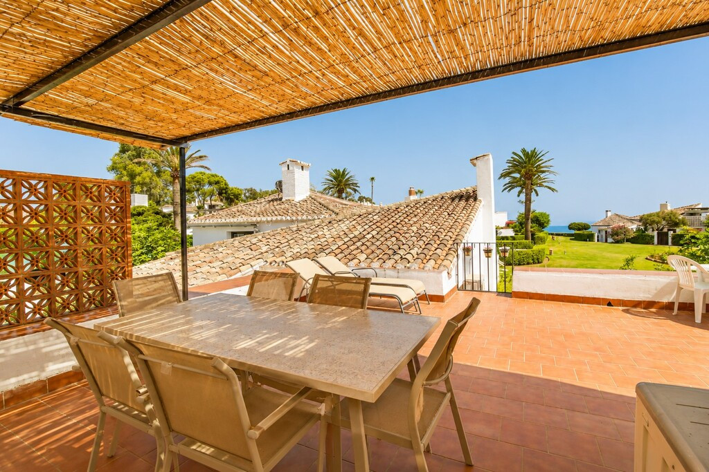 2 Bed Townhouse for sale in Estepona Costa Del Sol, Málaga, Spain
