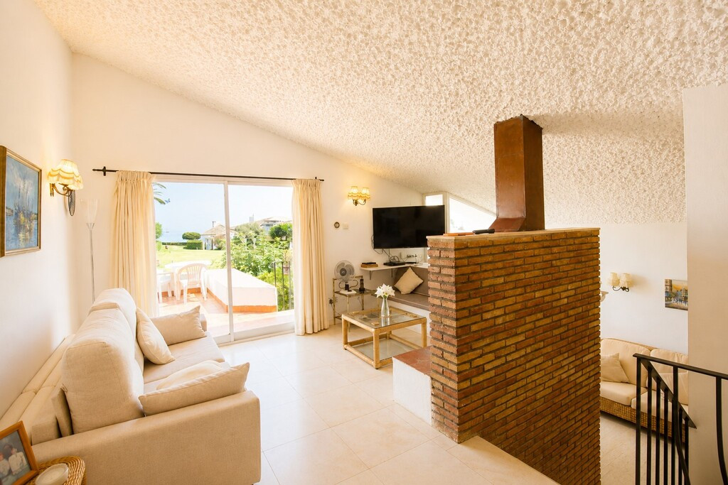 2 Bed Townhouse for sale in Estepona Costa Del Sol, Málaga, Spain