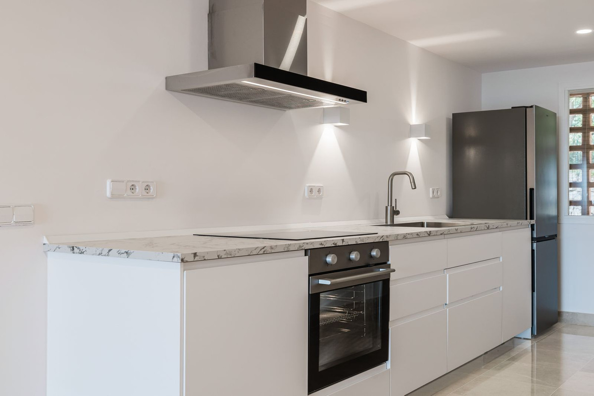 Se vende Apartamento Planta Media de 2 dormitorios en Costa Del Sol, Málaga, España