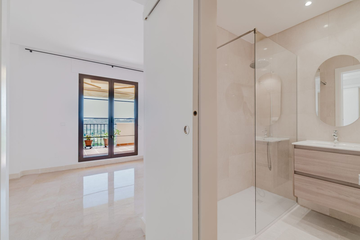 Se vende Apartamento Planta Media de 2 dormitorios en Costa Del Sol, Málaga, España