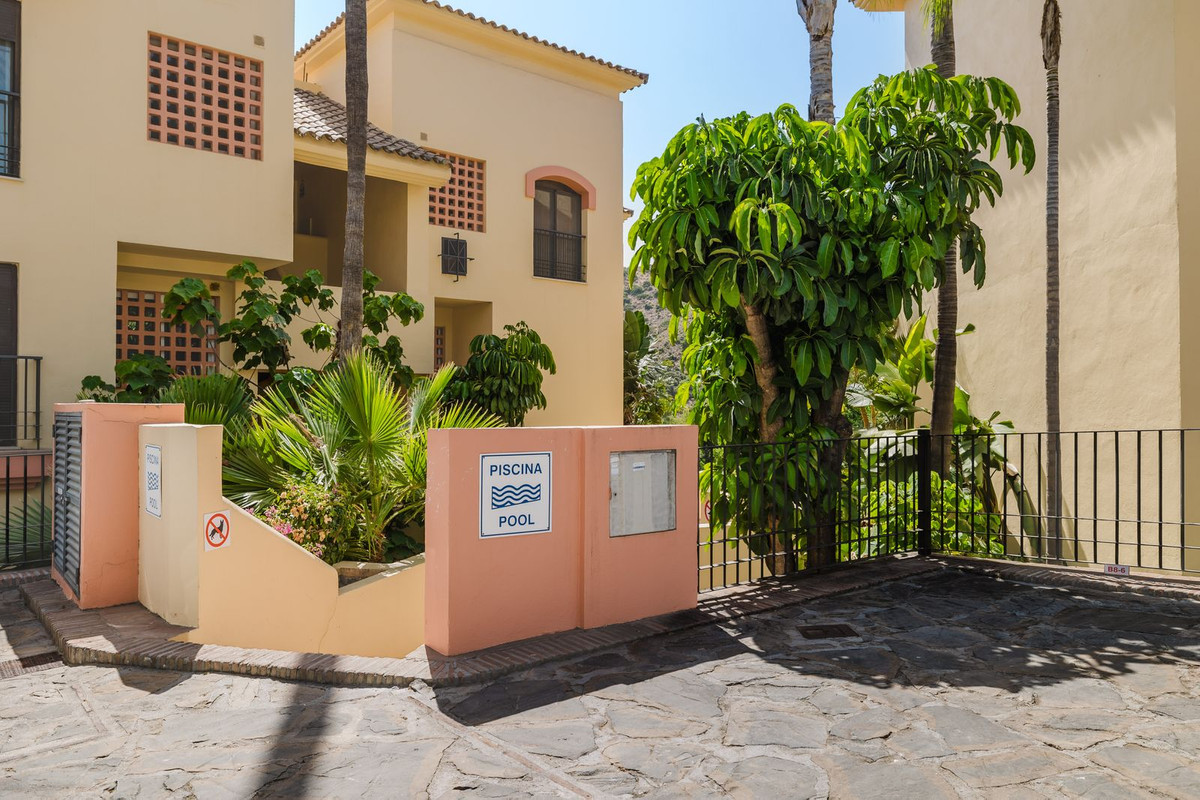 Se vende Apartamento Planta Media de 2 dormitorios en Costa Del Sol, Málaga, España