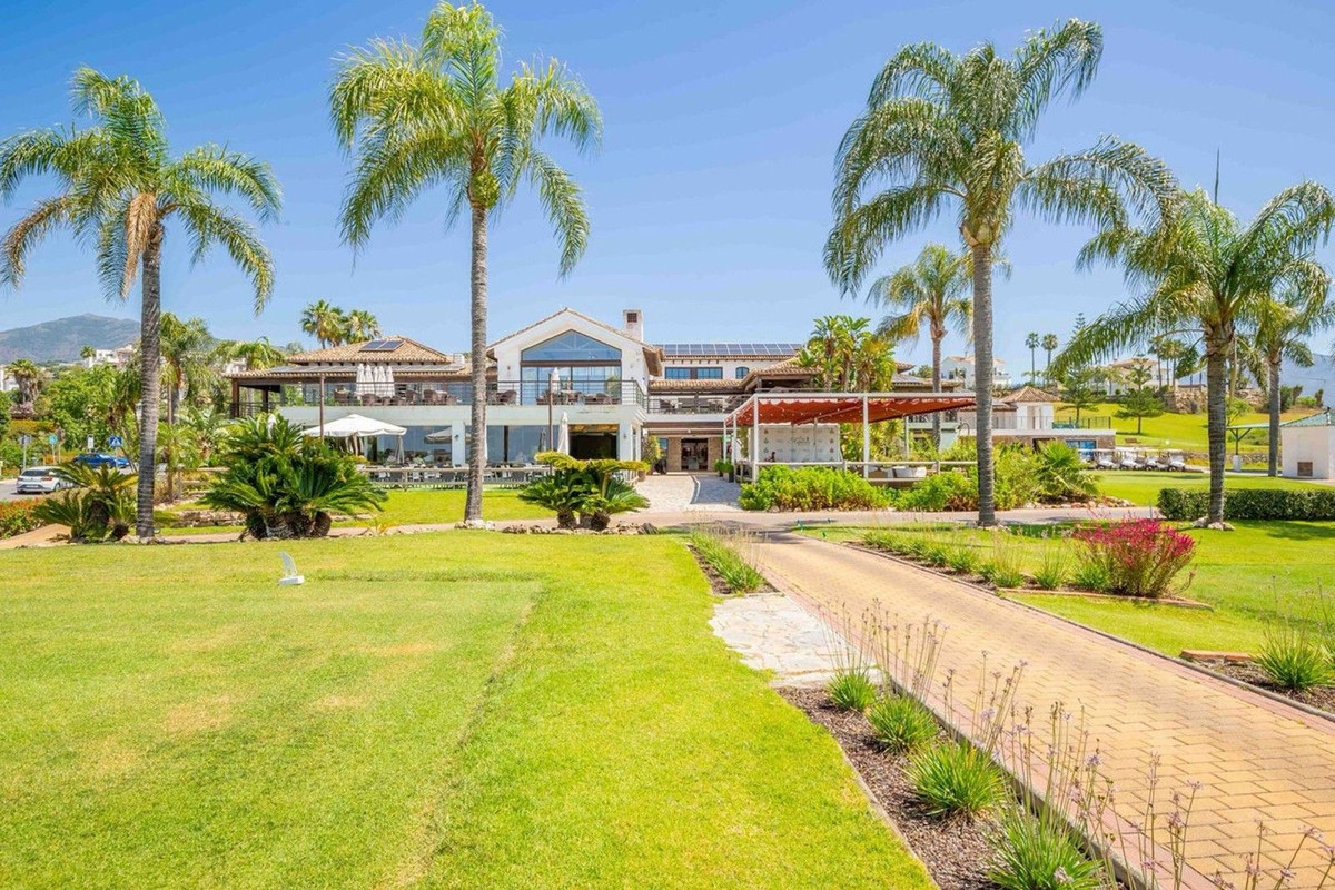 Se vende Apartamento Planta Media de 2 dormitorios en Costa Del Sol, Málaga, España