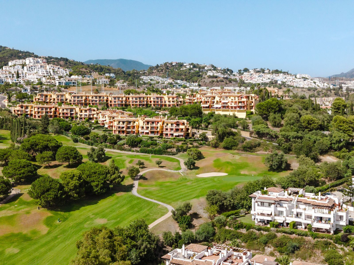Se vende Apartamento Planta Media de 2 dormitorios en Costa Del Sol, Málaga, España