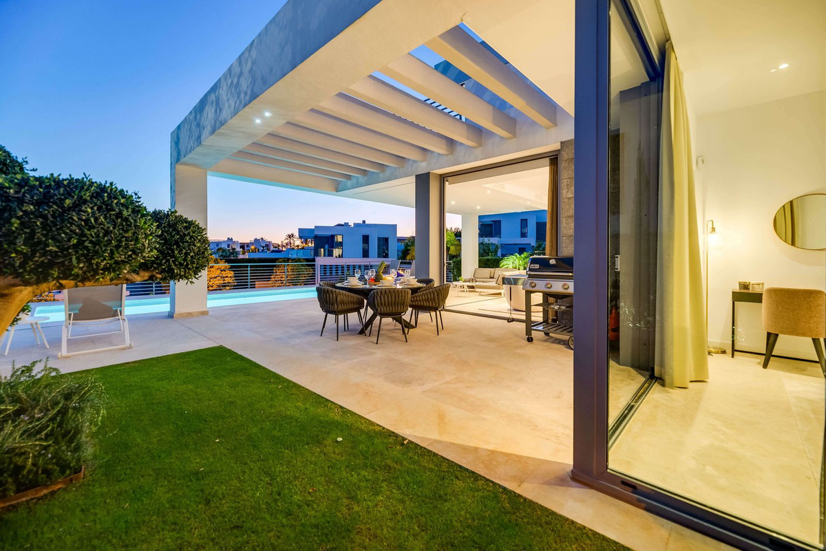 3 Bed Townhouse for sale in Cancelada Costa Del Sol, Málaga, Spain