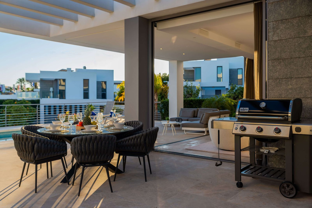 3 Bed Townhouse for sale in Cancelada Costa Del Sol, Málaga, Spain