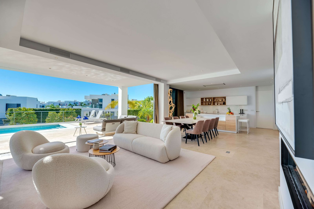 3 Bed Townhouse for sale in Cancelada Costa Del Sol, Málaga, Spain