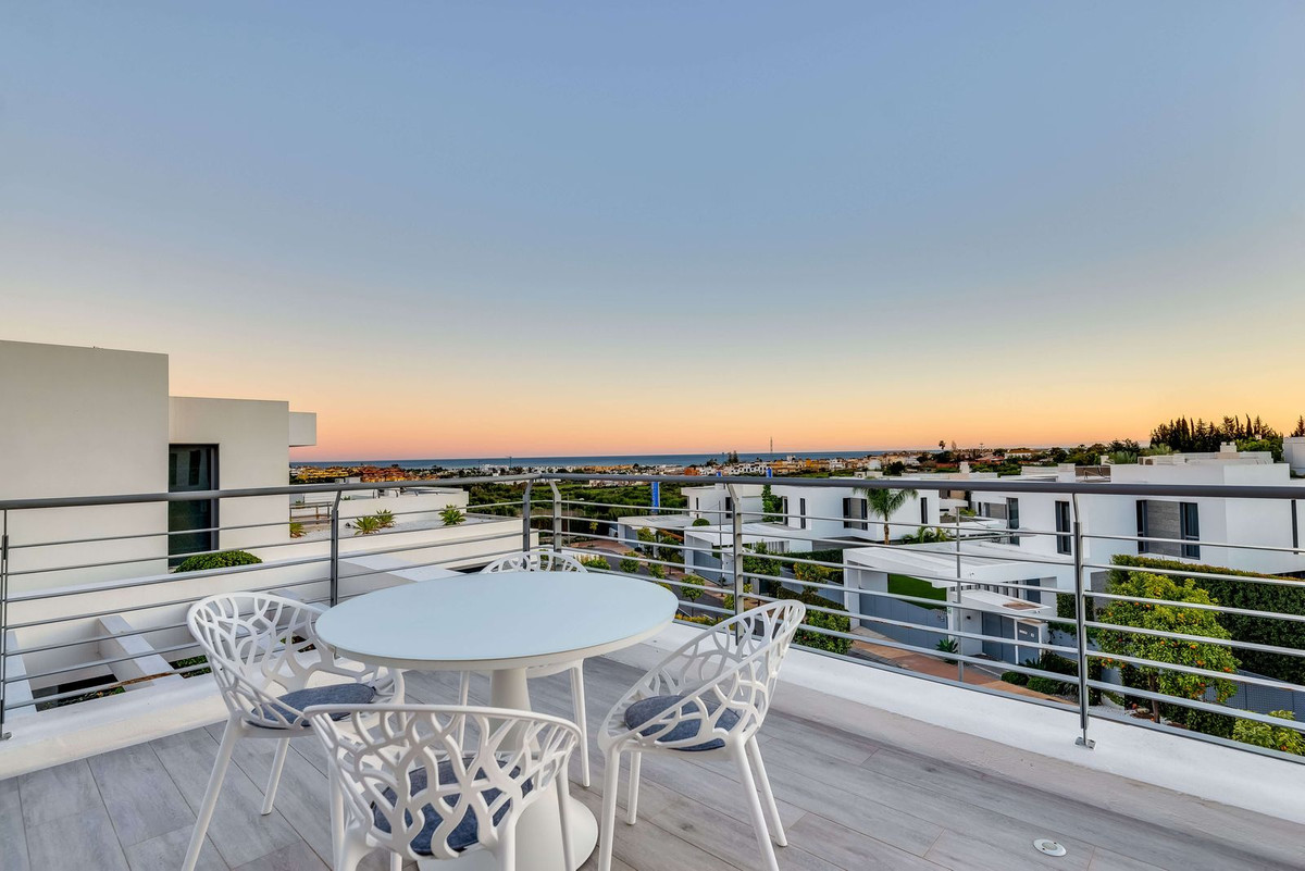 3 Bed Townhouse for sale in Cancelada Costa Del Sol, Málaga, Spain