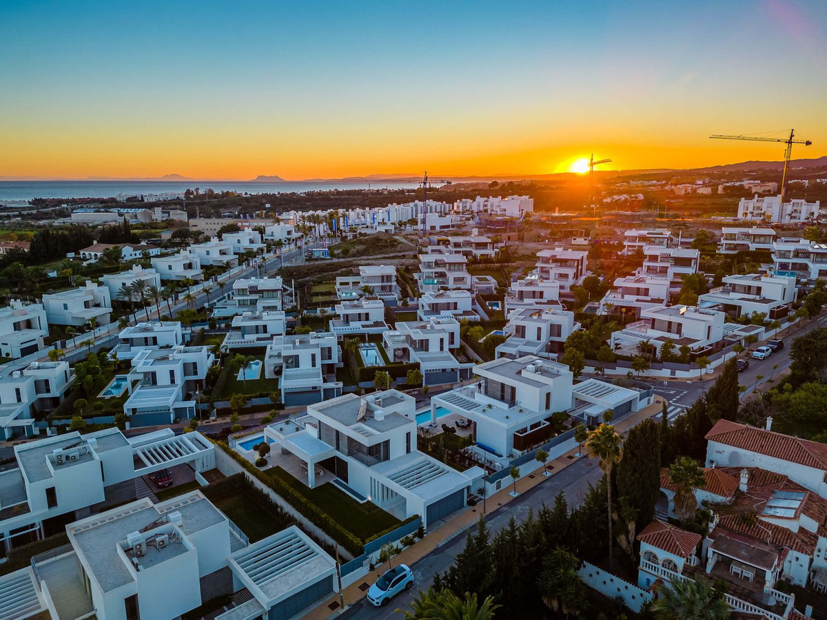 3 Bed Townhouse for sale in Cancelada Costa Del Sol, Málaga, Spain