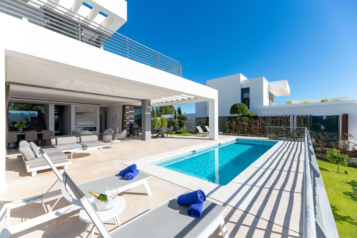3 Bed Townhouse for sale in Cancelada Costa Del Sol, Málaga, Spain