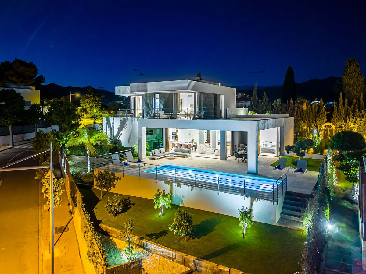 3 Bed Townhouse for sale in Cancelada Costa Del Sol, Málaga, Spain