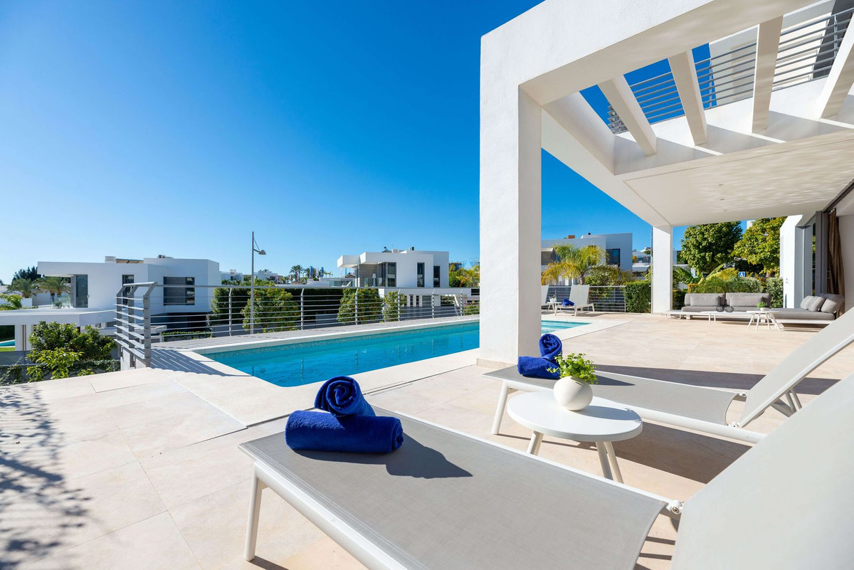 3 Bed Townhouse for sale in Cancelada Costa Del Sol, Málaga, Spain