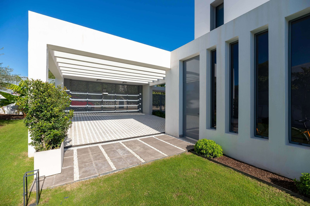 3 Bed Townhouse for sale in Cancelada Costa Del Sol, Málaga, Spain