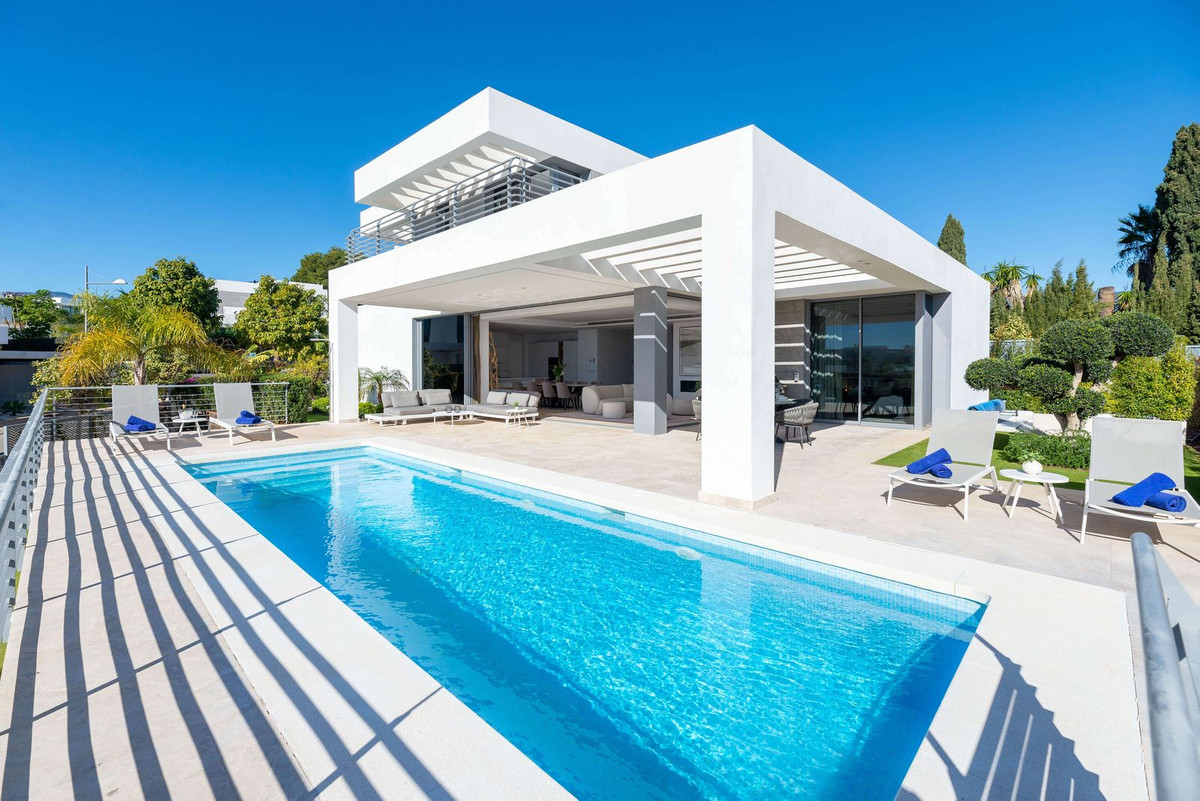3 Bed Townhouse for sale in Cancelada Costa Del Sol, Málaga, Spain
