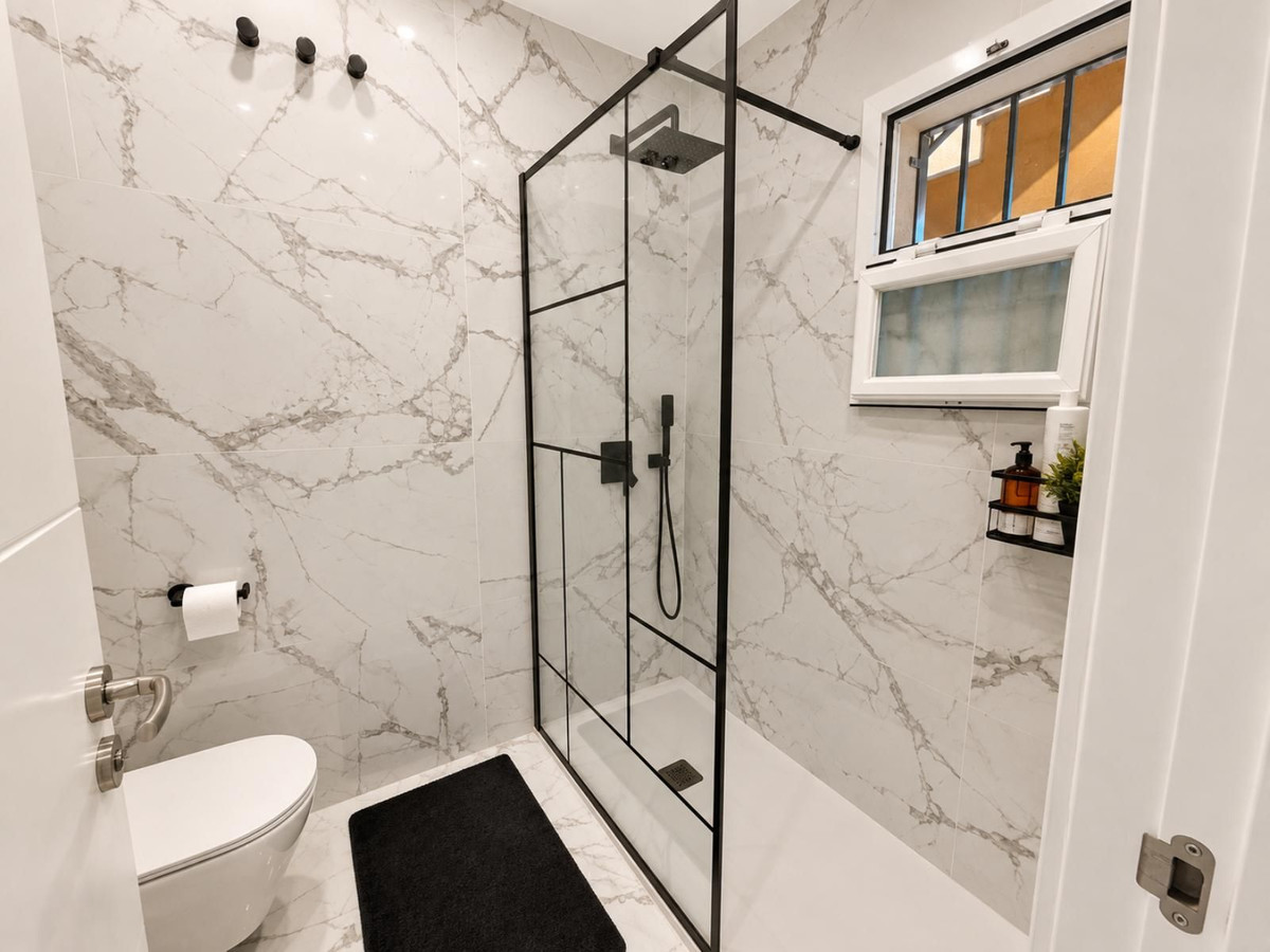 Se vende Apartamento Planta Media de 3 dormitorios en Costa Del Sol, Málaga, España