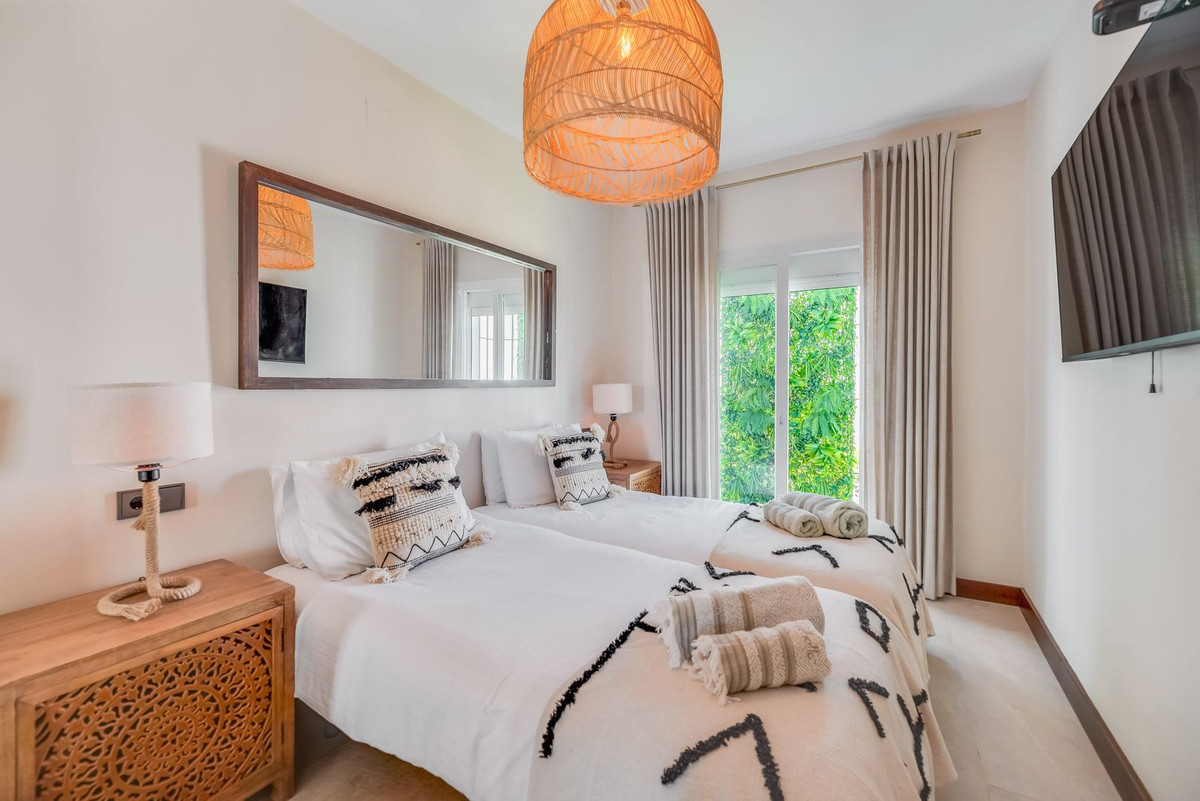 4 Bed Townhouse for sale in Las Chapas Costa Del Sol, Málaga, Spain