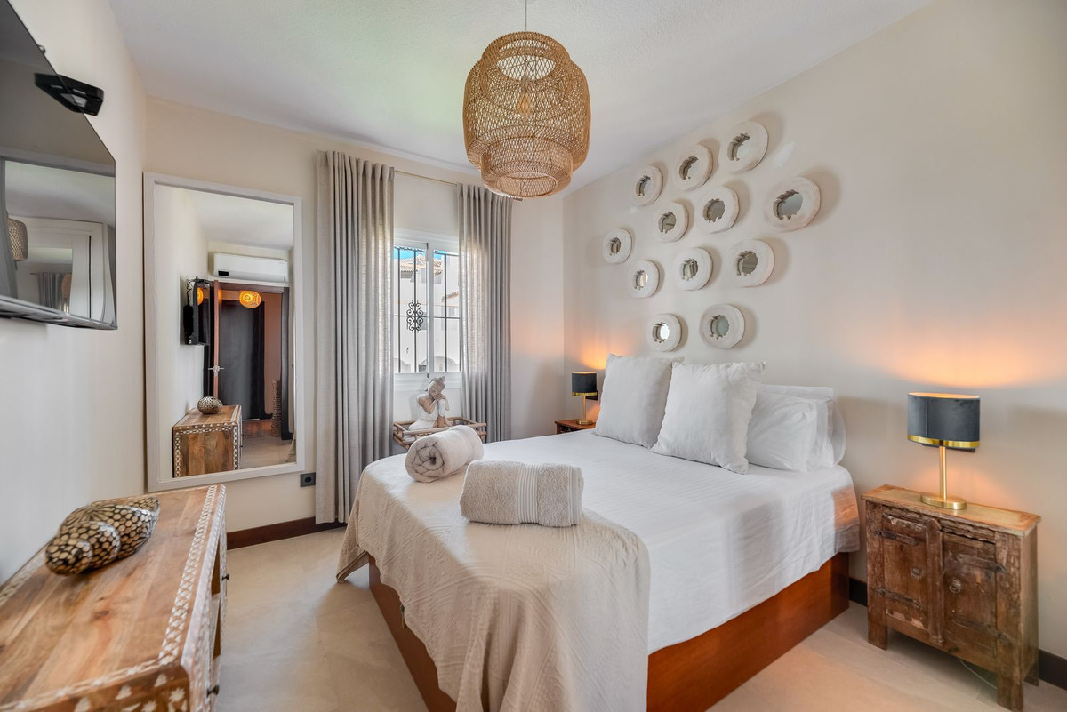 4 Bed Townhouse for sale in Las Chapas Costa Del Sol, Málaga, Spain
