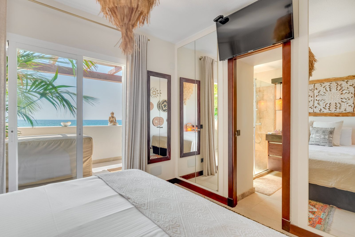 4 Bed Townhouse for sale in Las Chapas Costa Del Sol, Málaga, Spain