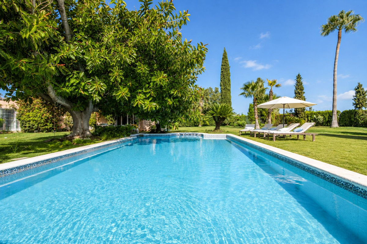 4 Bed Townhouse for sale in La Quinta Costa Del Sol, Málaga, Spain