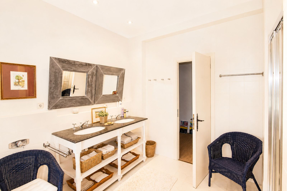 4 Bed Townhouse for sale in La Quinta Costa Del Sol, Málaga, Spain
