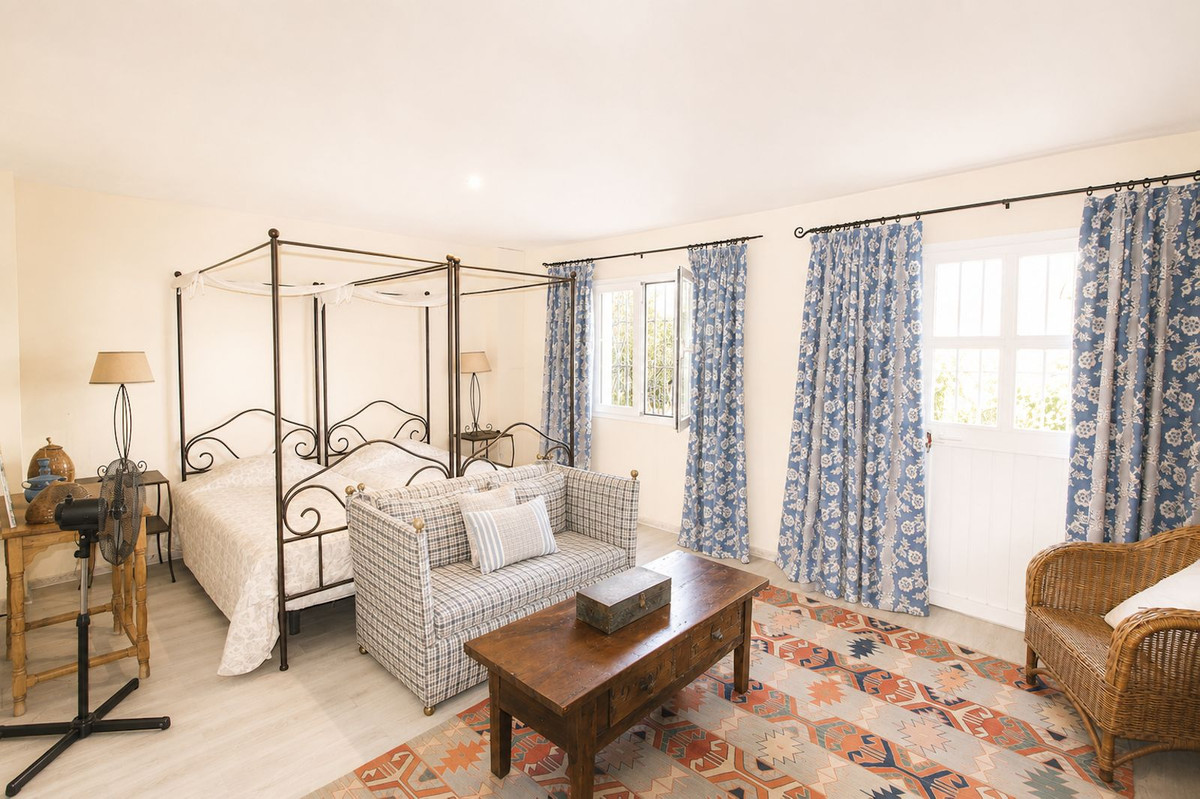 4 Bed Townhouse for sale in La Quinta Costa Del Sol, Málaga, Spain