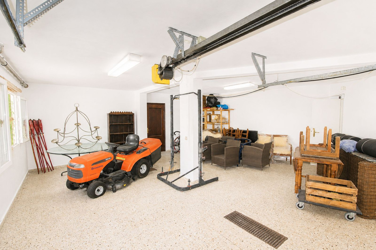 4 Bed Townhouse for sale in La Quinta Costa Del Sol, Málaga, Spain