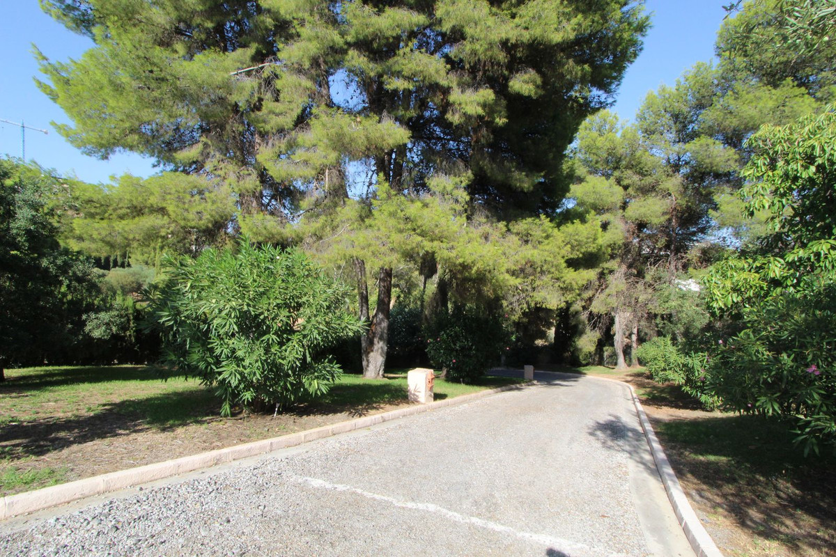 4 Bed Townhouse for sale in La Quinta Costa Del Sol, Málaga, Spain