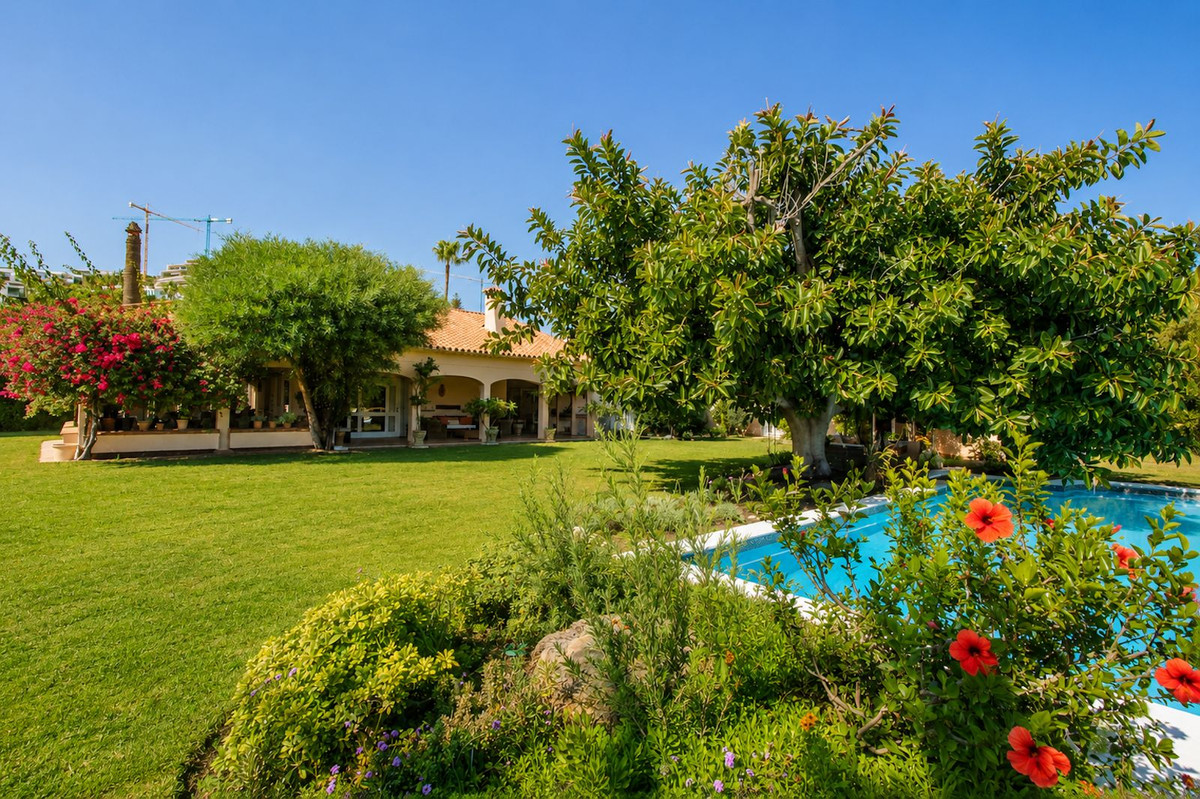 4 Bed Townhouse for sale in La Quinta Costa Del Sol, Málaga, Spain