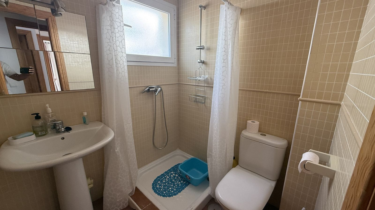 Se vende Villa - Chalet de 4 dormitorios en Costa Del Sol, Málaga, España