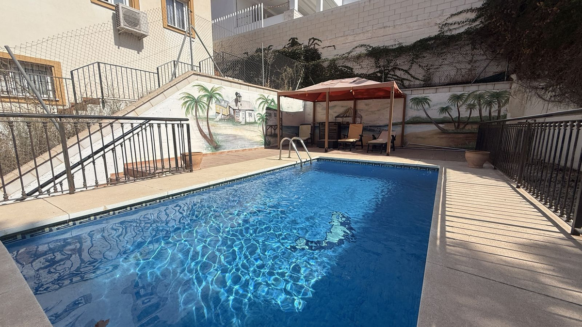 Se vende Villa - Chalet de 4 dormitorios en Costa Del Sol, Málaga, España
