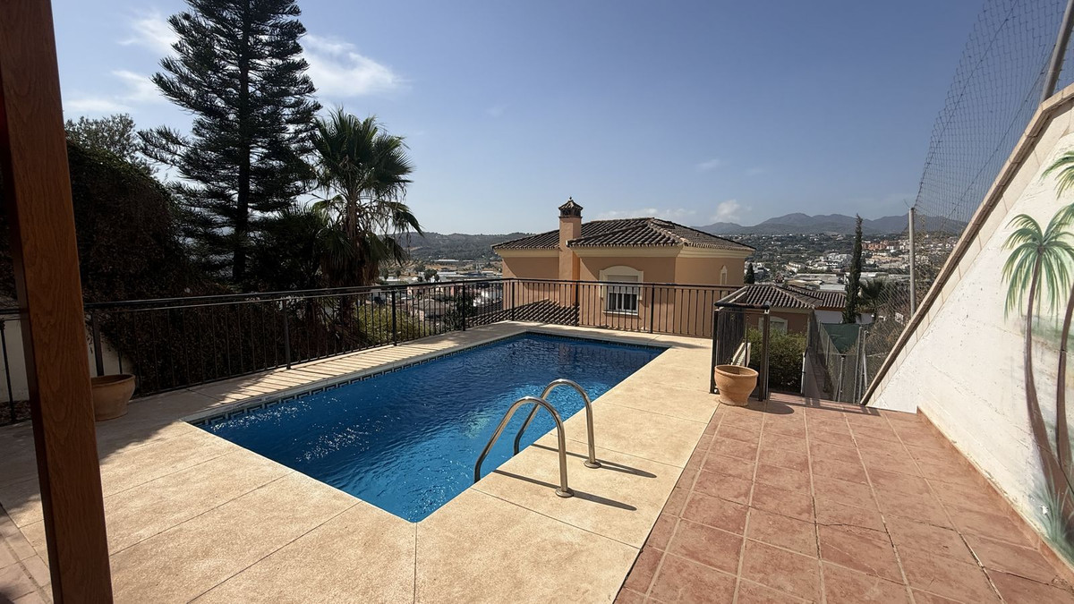 Se vende Villa - Chalet de 4 dormitorios en Costa Del Sol, Málaga, España