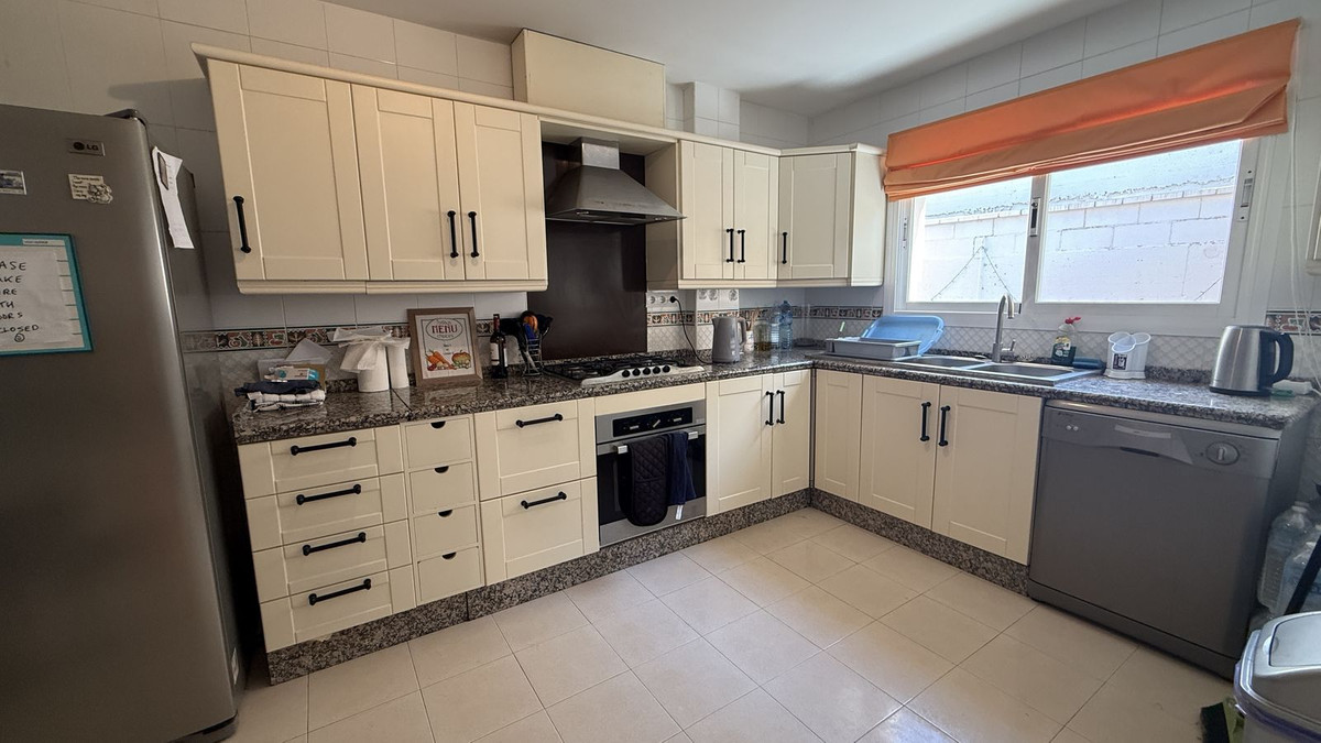 Se vende Villa - Chalet de 4 dormitorios en Costa Del Sol, Málaga, España