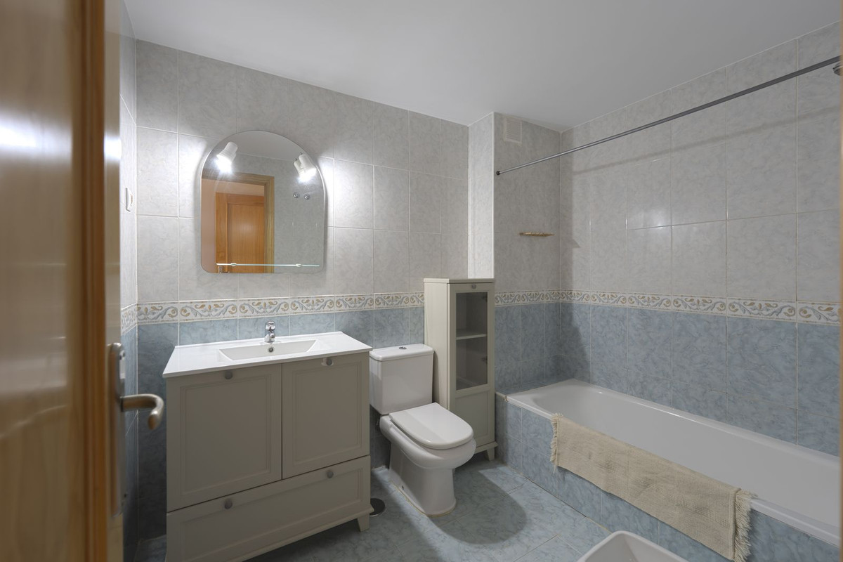 Se vende Apartamento Planta Baja de 2 dormitorios en Costa Del Sol, Málaga, España