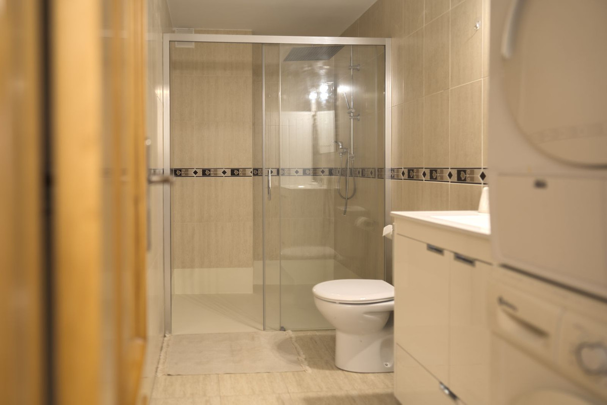 Se vende Apartamento Planta Baja de 2 dormitorios en Costa Del Sol, Málaga, España
